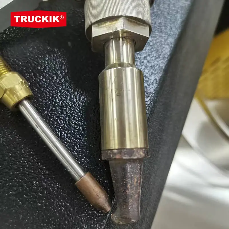 Laser wire feeding nozzle