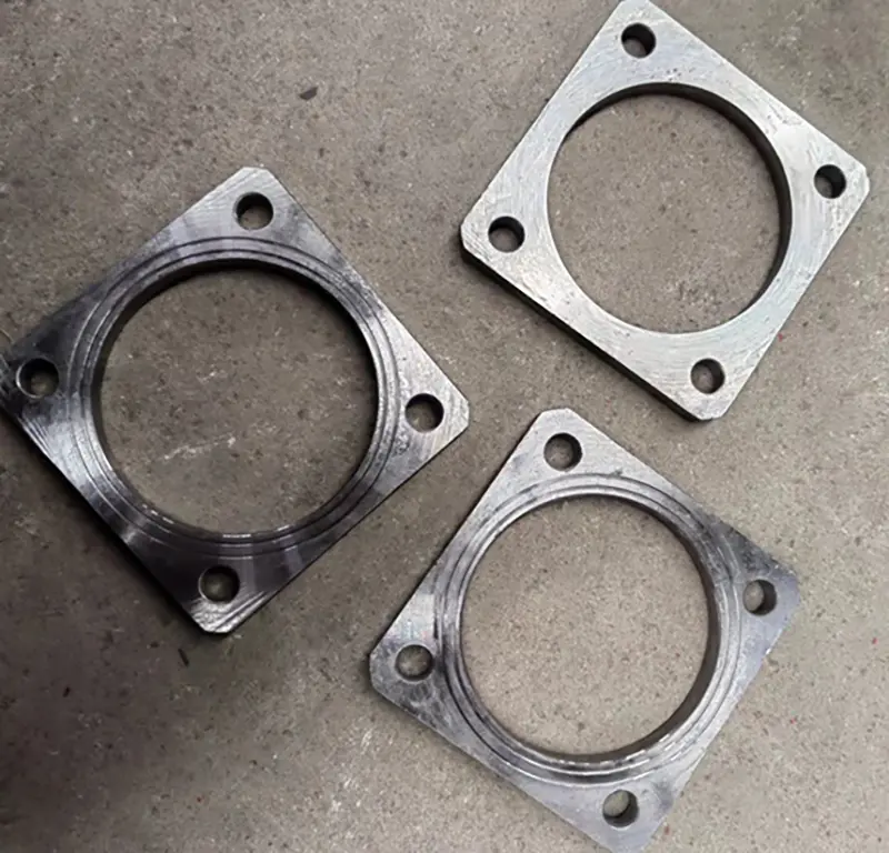 Ø4"S235 JR SQUARE FLANGE FOR BOTTOM AND UNLOADING VALVES 