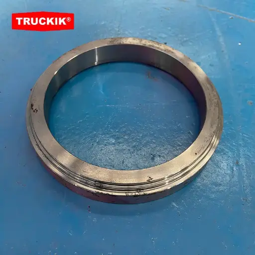Oil sealing seat bogie