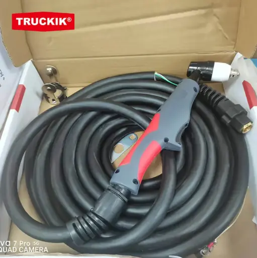 Plasma cutting torch