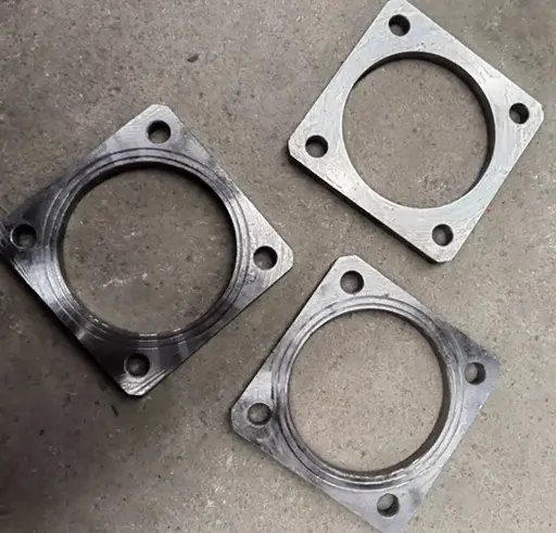 Ø4"S235 JR SQUARE FLANGE FOR BOTTOM AND UNLOADING VALVES 
